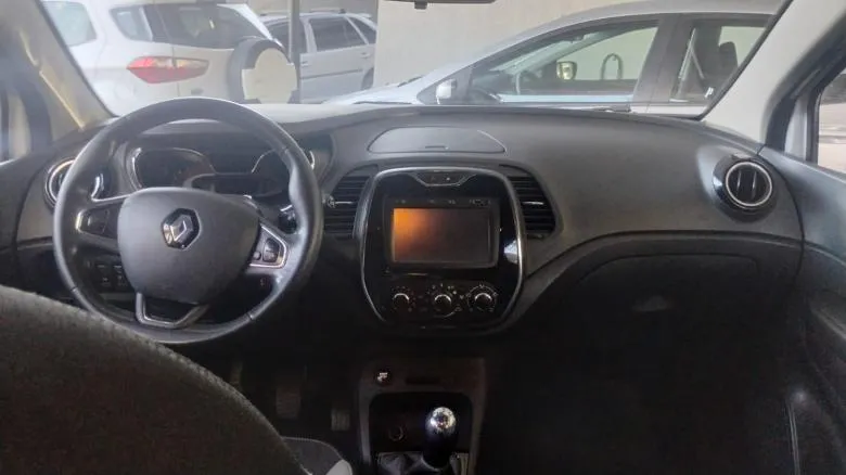 Renault - CAPTUR ZEN 1.6 MEC