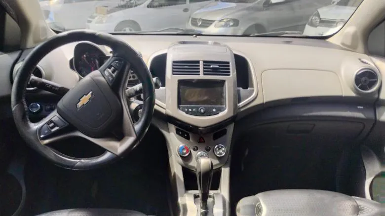 GM - Chevrolet - SONIC SEDAN LTZ 1.6 AUT